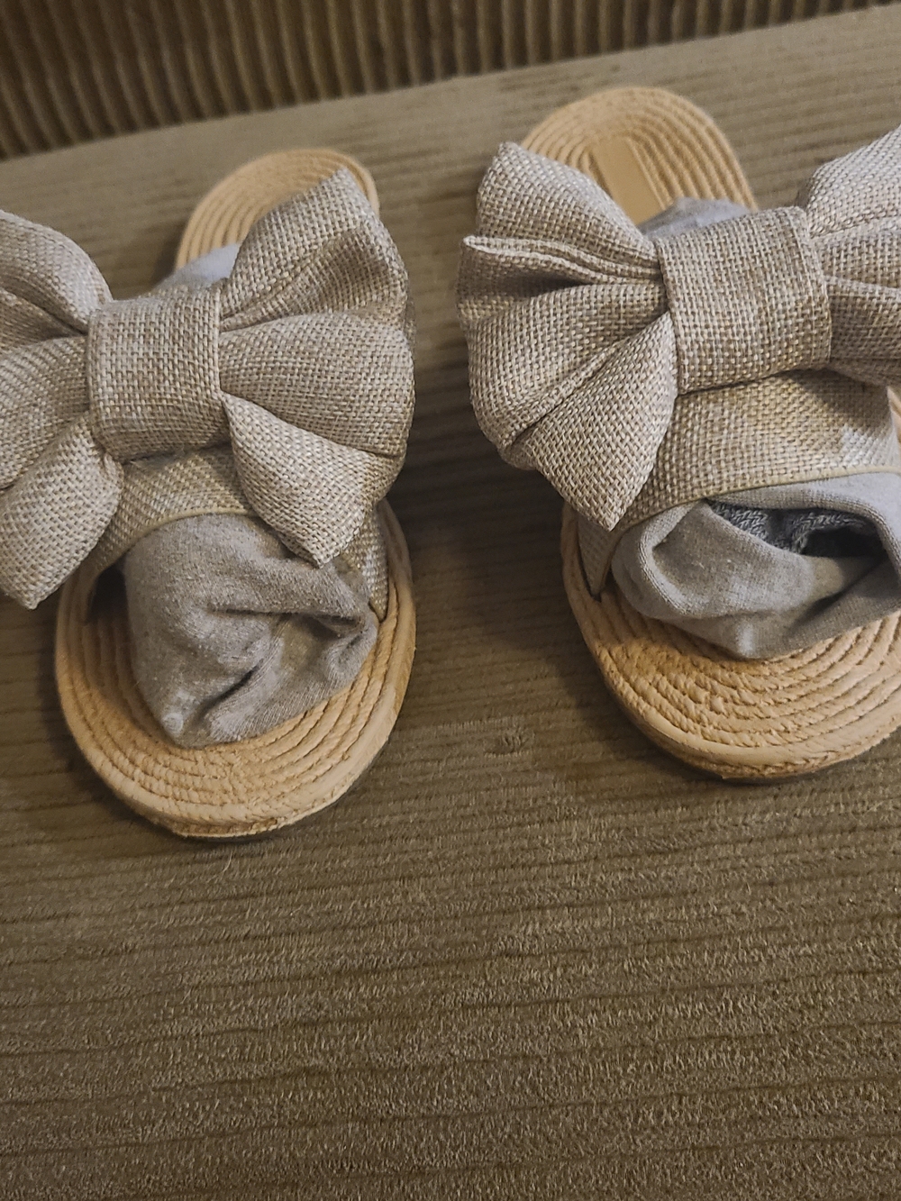 BAMBOO Bow Slide Sandals in Beige